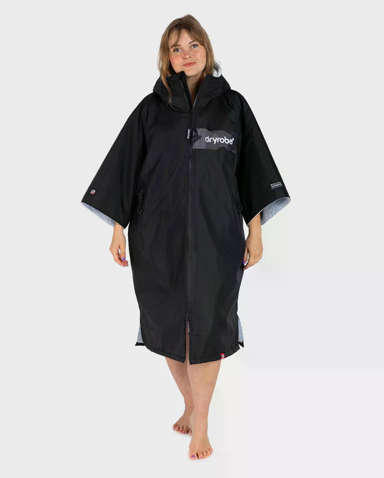 DRYROBE Advance Short Sleeve Schwarz Rot L
