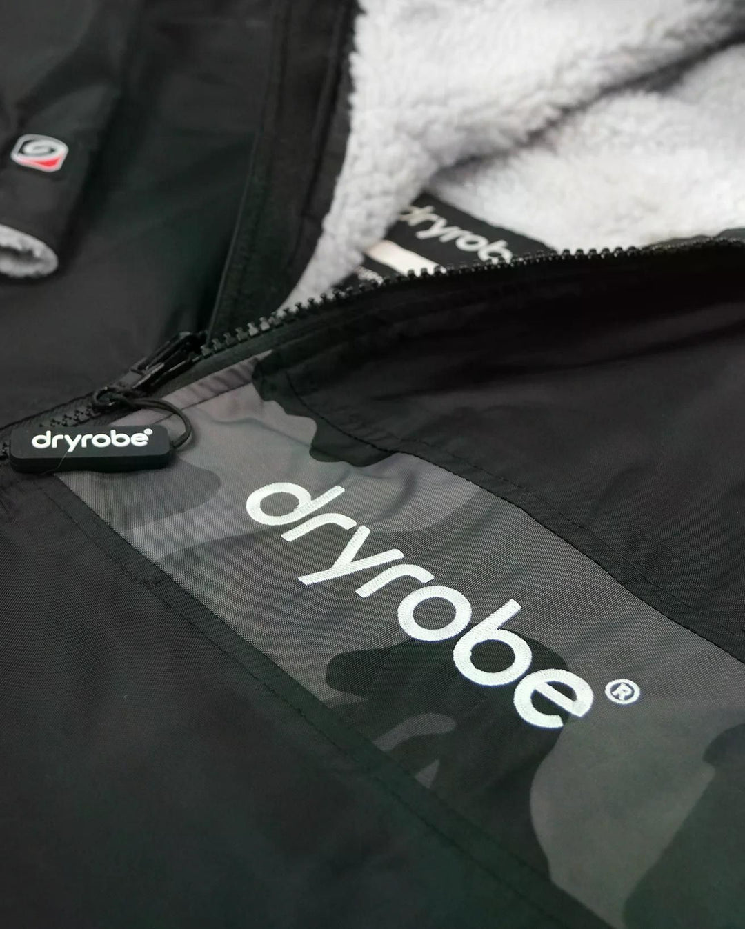 DRYROBE Advance Short Sleeve Schwarz Rot L