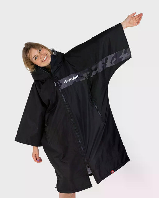 DRYROBE Advance Short Sleeve Schwarz Rot L