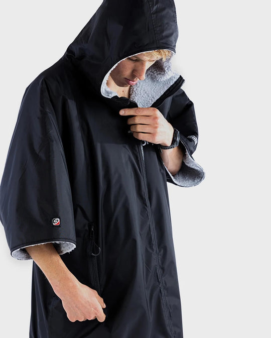 DRYROBE Advance Short Sleeve Schwarz Rot L